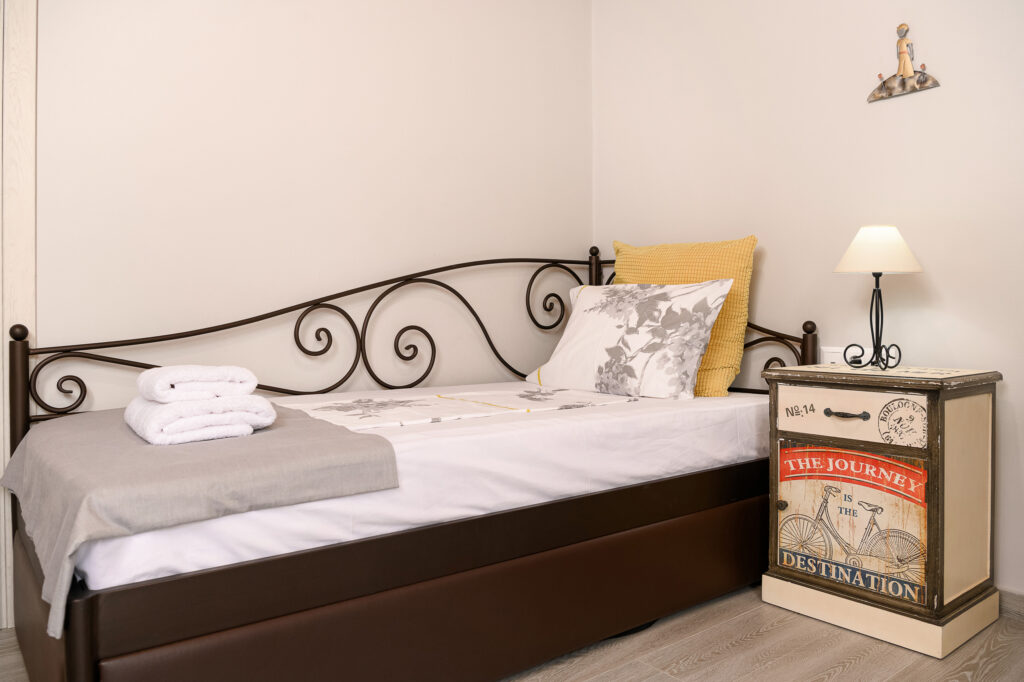 το Μεσαίο Υπνοδωμάτιο